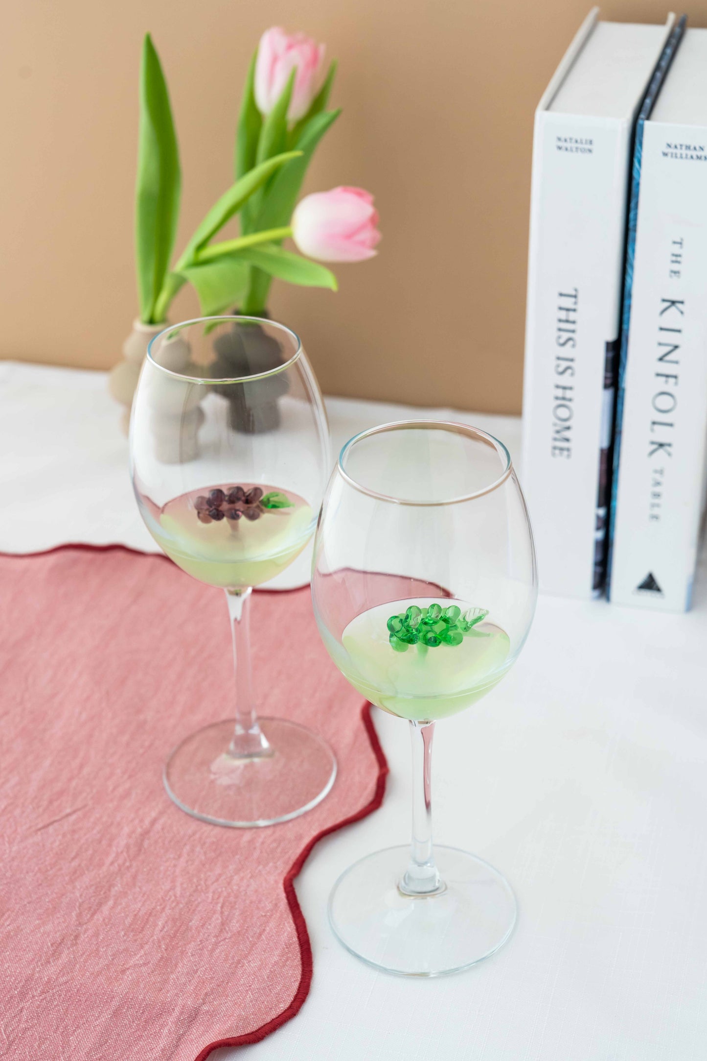 Set of 2 Grape Wine Glasses – Purple & Green