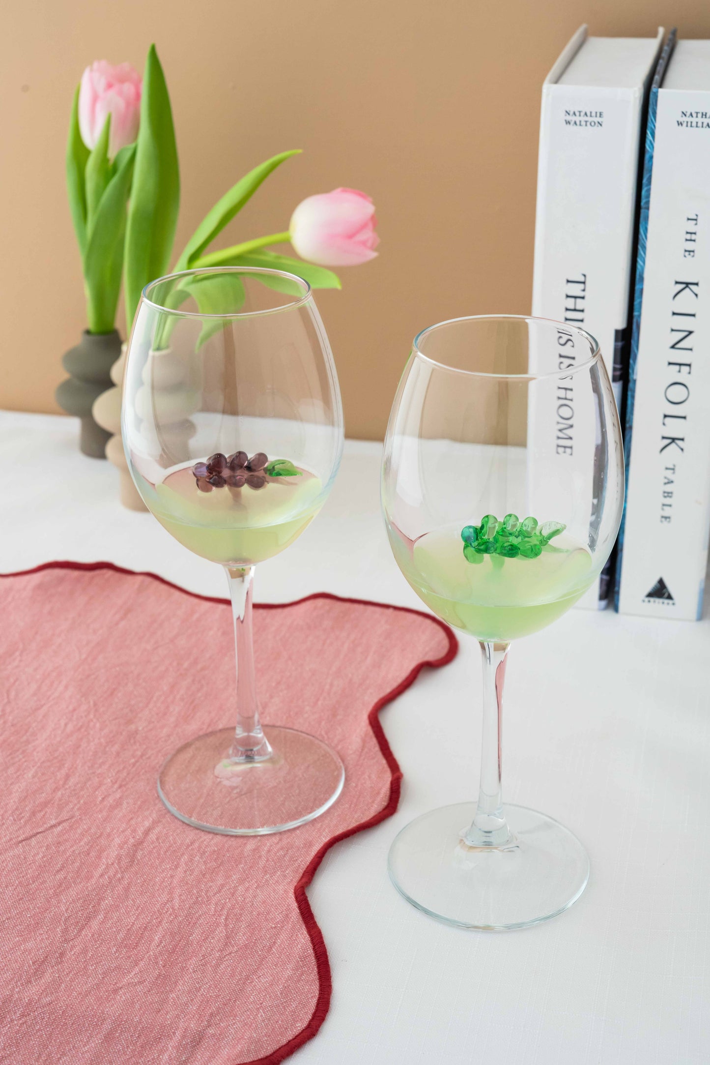 Set of 2 Grape Wine Glasses – Purple & Green