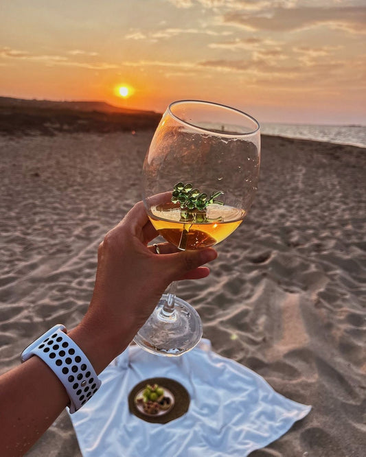 Wine Glass Set of 2 with Grape Figurine