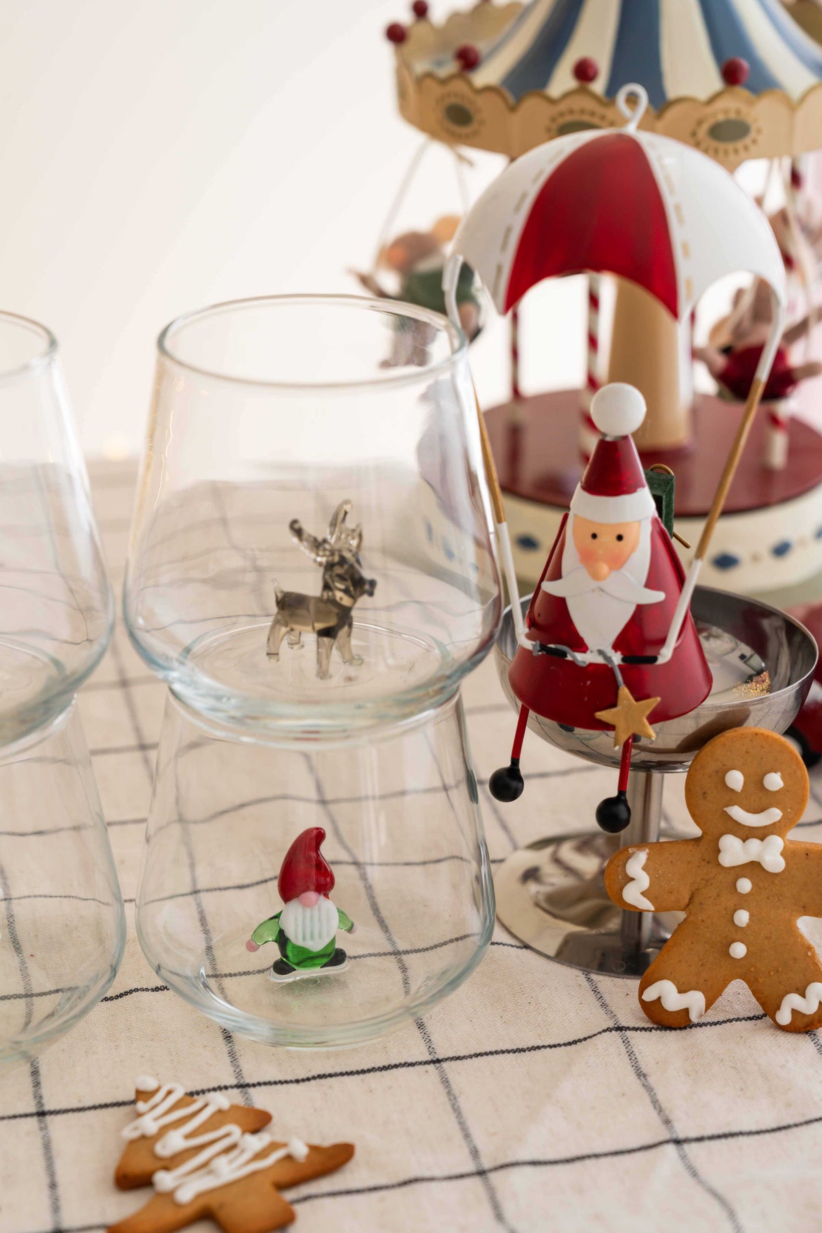 2026 Christmas Figurine Drinking Glass Set, 6-Piece