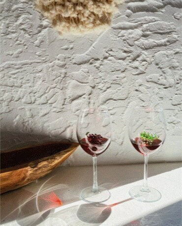 Wine Glass  Set of 2 with Grape Figurine